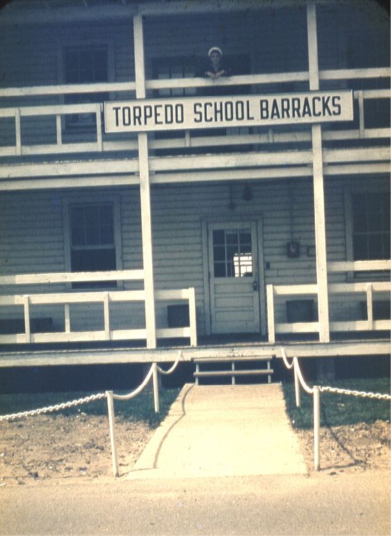 066a-TorpedoSchoolBarracks.psd